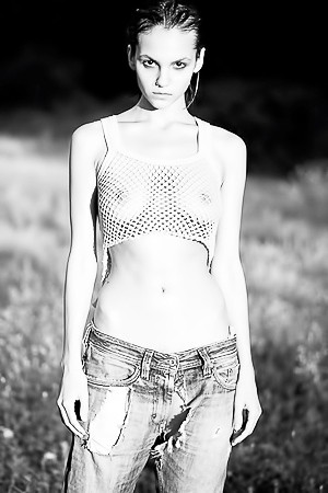 Fashion babe Maria Demina